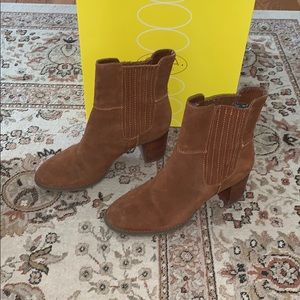 Circa Tan Chelsea Heeled Ankle Boot Size 9
